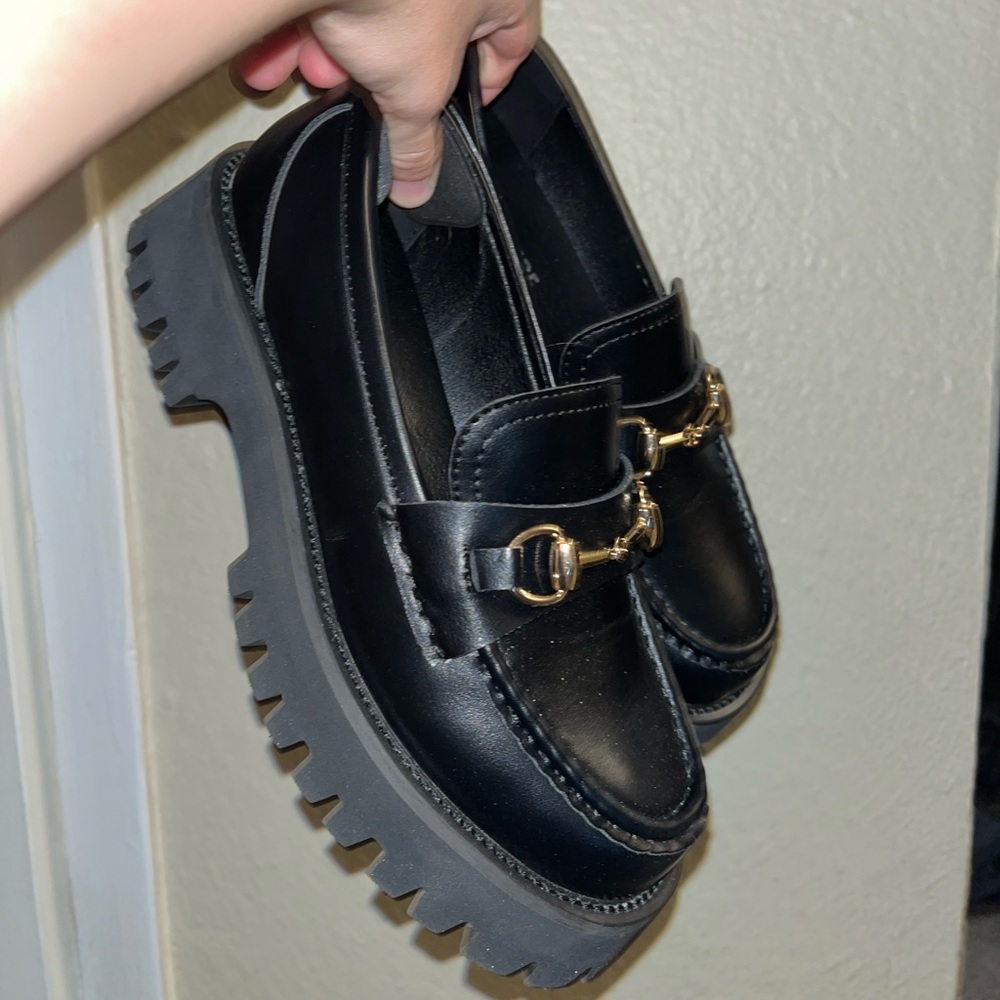 Cushionaire Black Loafers size 6
